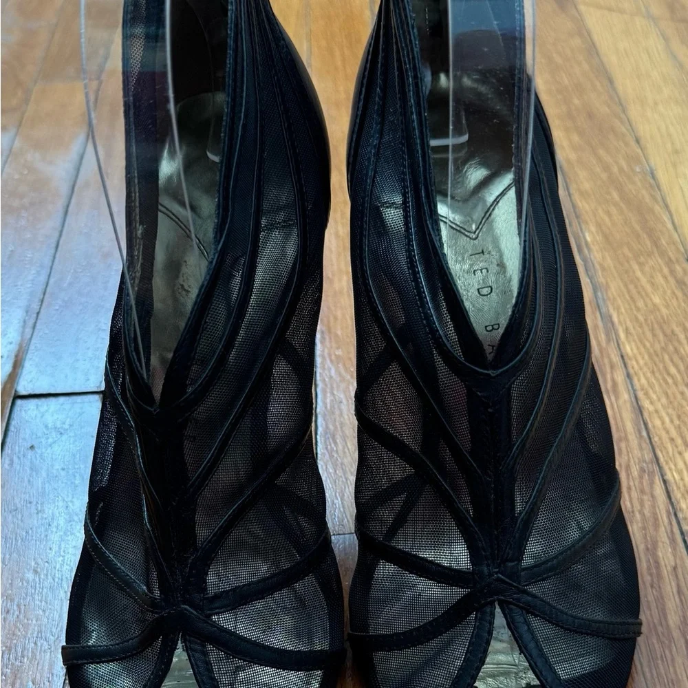 Ted Baker Taminaa Black Mesh open toe leather detailing high Heel pumps, size 7